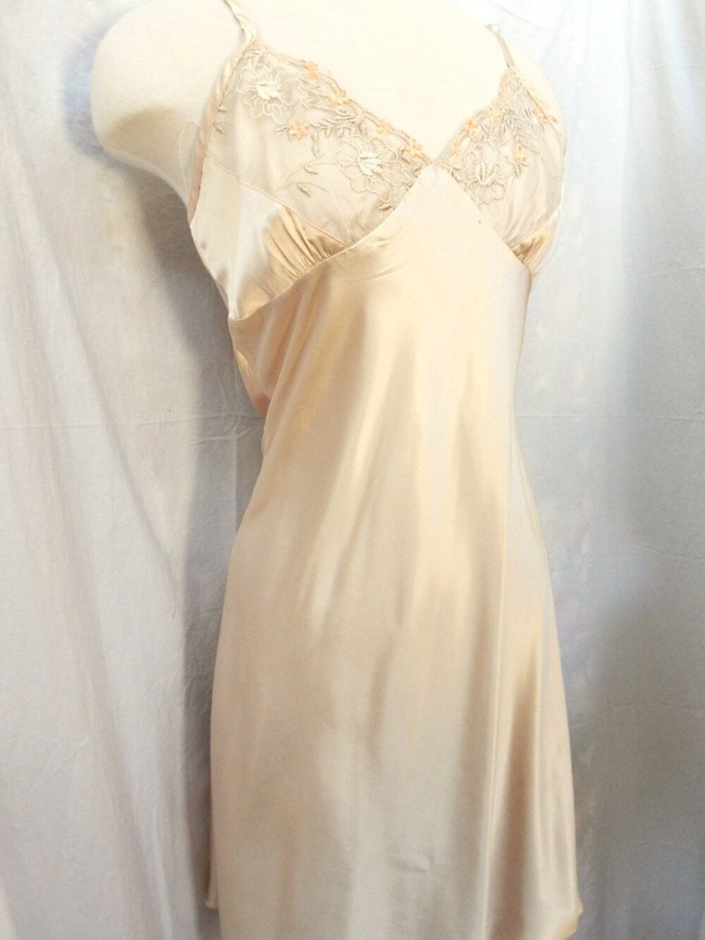 2 Pc. Lingerie Nightie and Robe- Lace Trim - Pale Peach - Medium